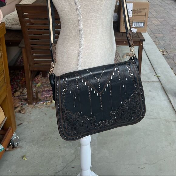 Patricia Nash Black Leather Crossbody Used once Adorable - Picture 1 of 10